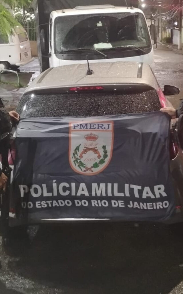 carro roubado em Irajá