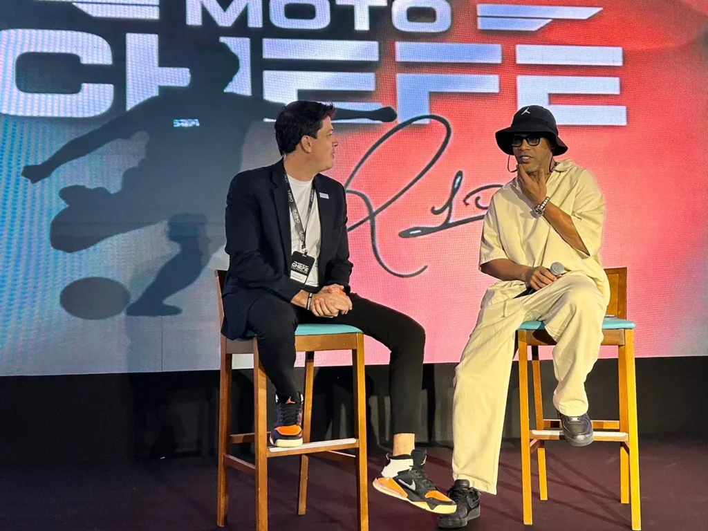 Ronaldinho Gaúcho acelera com a MotoChefe