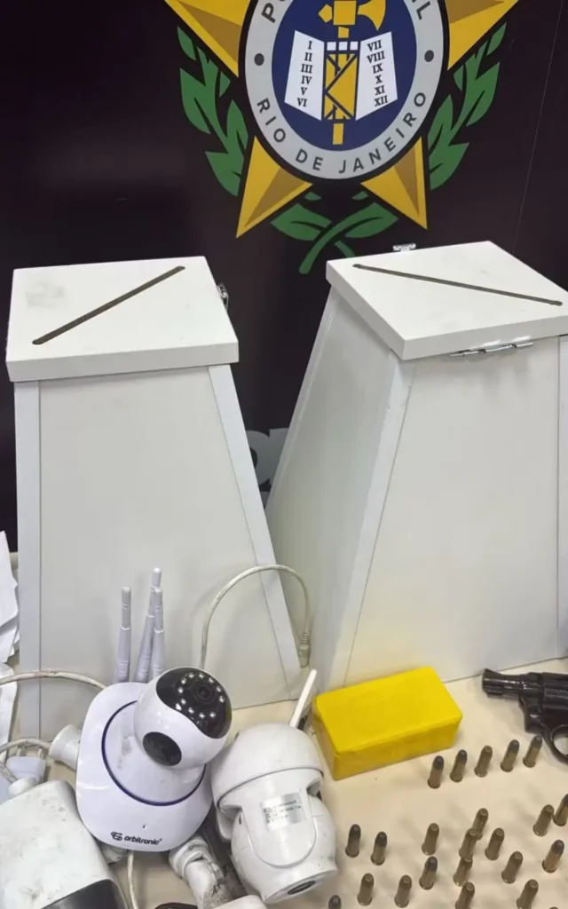 Urnas usada pelo Comando Vermelho