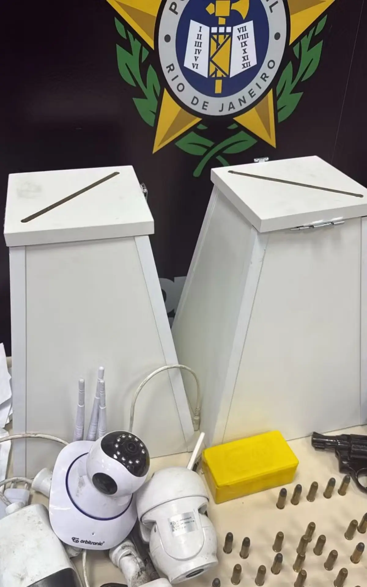 Urnas usada pelo Comando Vermelho