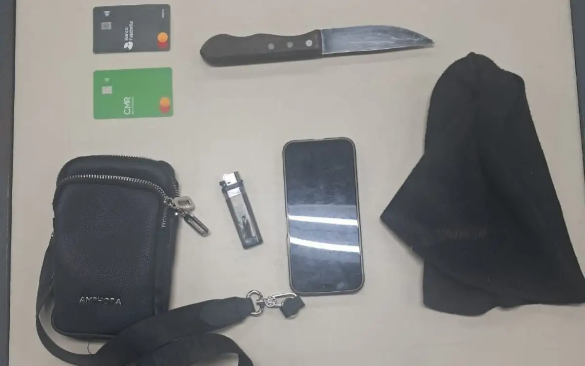 Objetos apreendidos com o acusado