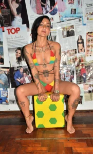 Caroleta Roots