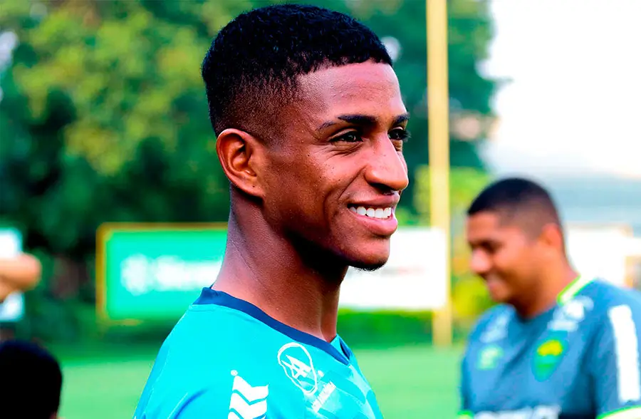Max Ex-jogador do Flamengo