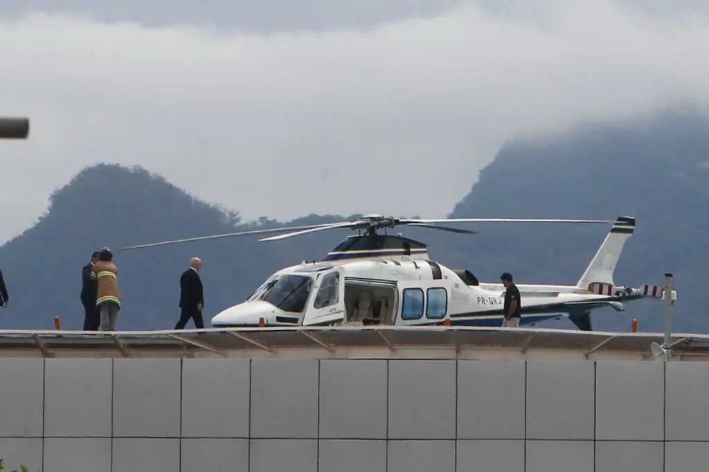 Ministro Alexandre de Moraes deixou o Centro Integrado de Comando e Controle da PM de helicóptero, após a reunião com Castro