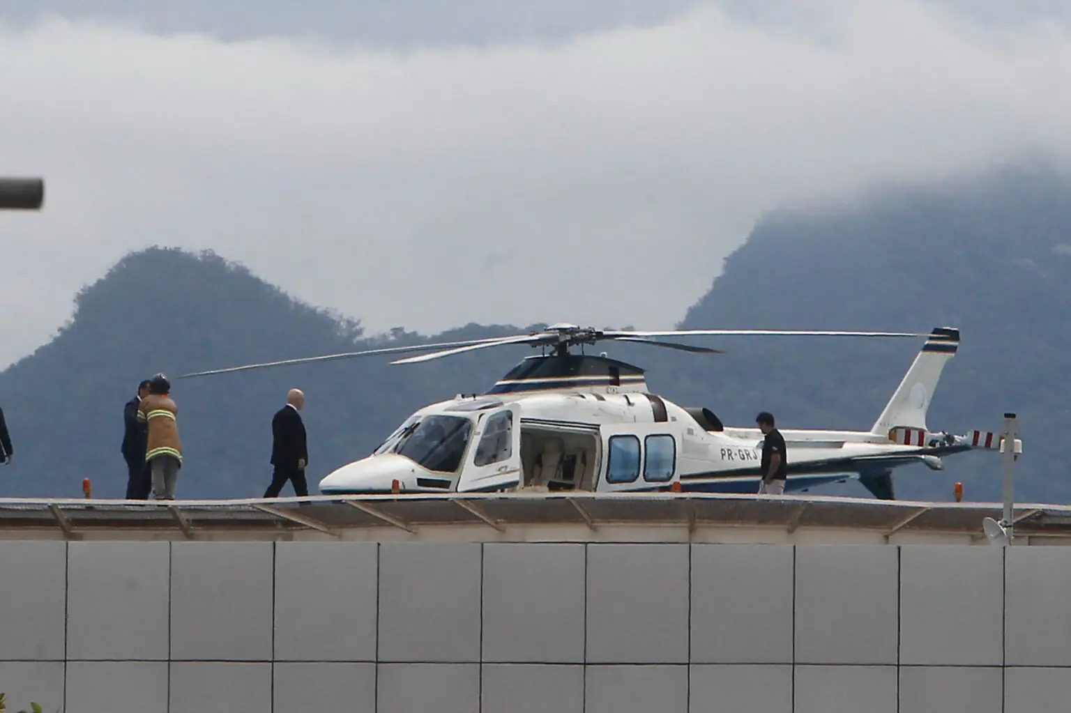 Ministro Alexandre de Moraes deixou o Centro Integrado de Comando e Controle da PM de helicóptero, após a reunião com Castro