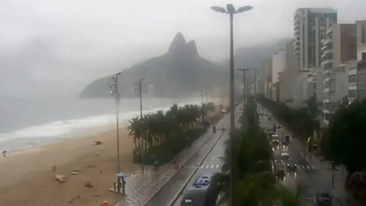 Rio de Janeiro com Chuva