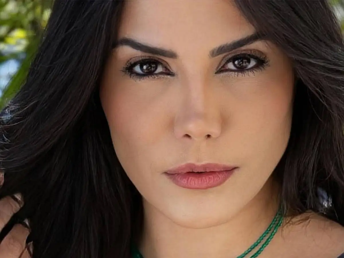 Atriz de Verdades Secretas, Dani Costa