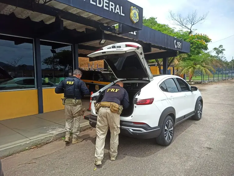 carro roubado na BR-101