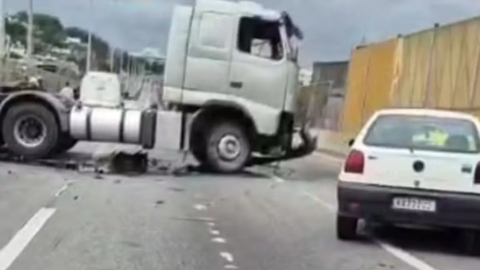 colisão na Linha Amarela