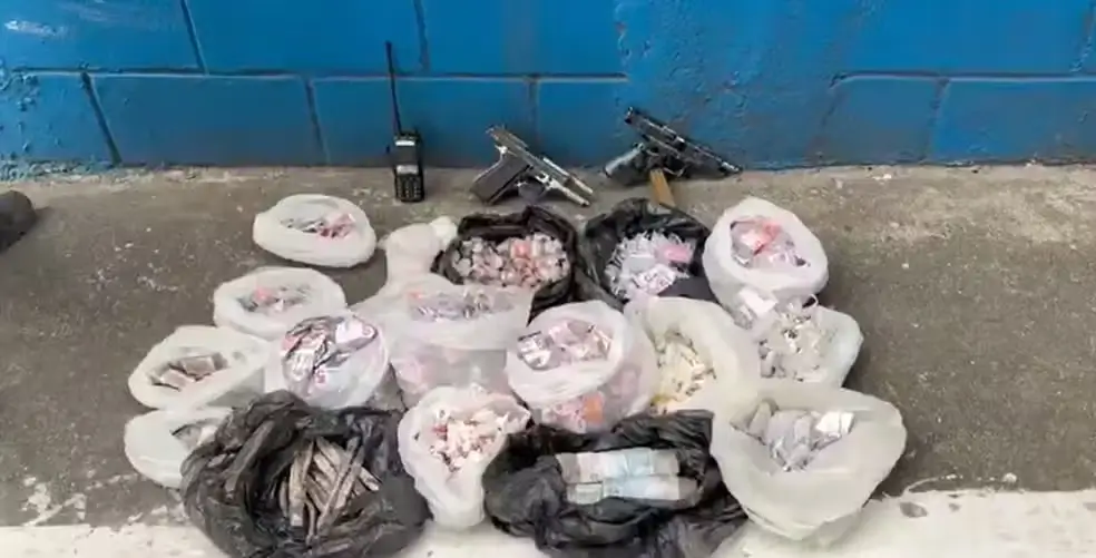 PM prende 9 suspeitos em operação no Complexo da Mangueirinha, em Caxias