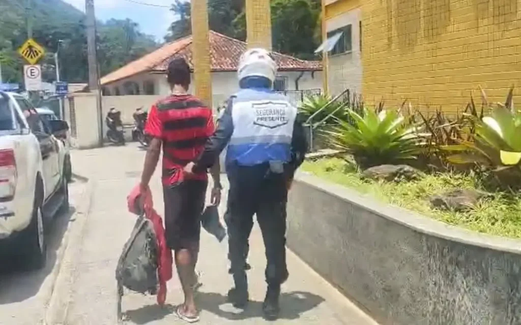 Foragido por tráfico de drogas é preso pelo Segurança Presente no Centro