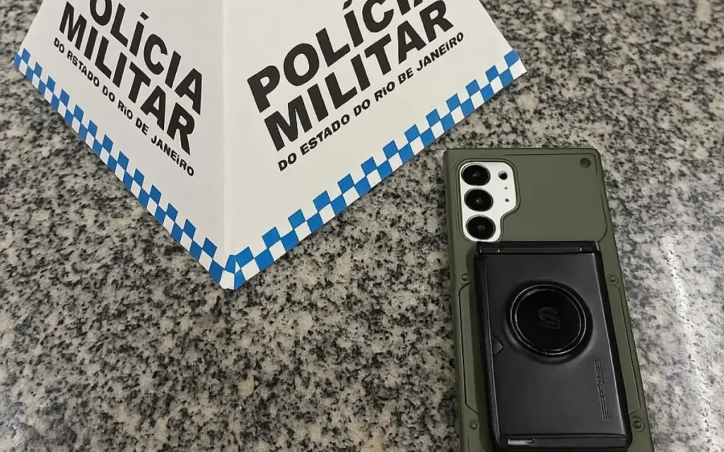 Celular de turista canadense foi recuperado na Cinelândia