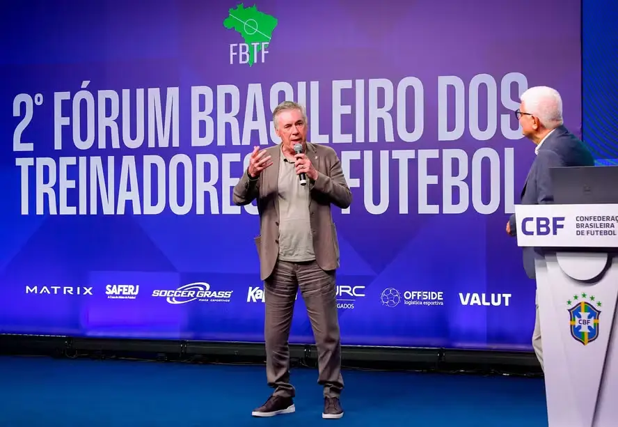 O técnico Carlo Ancelotti durante o Fórum Brasileiro dos Treinadores de Futebol,
