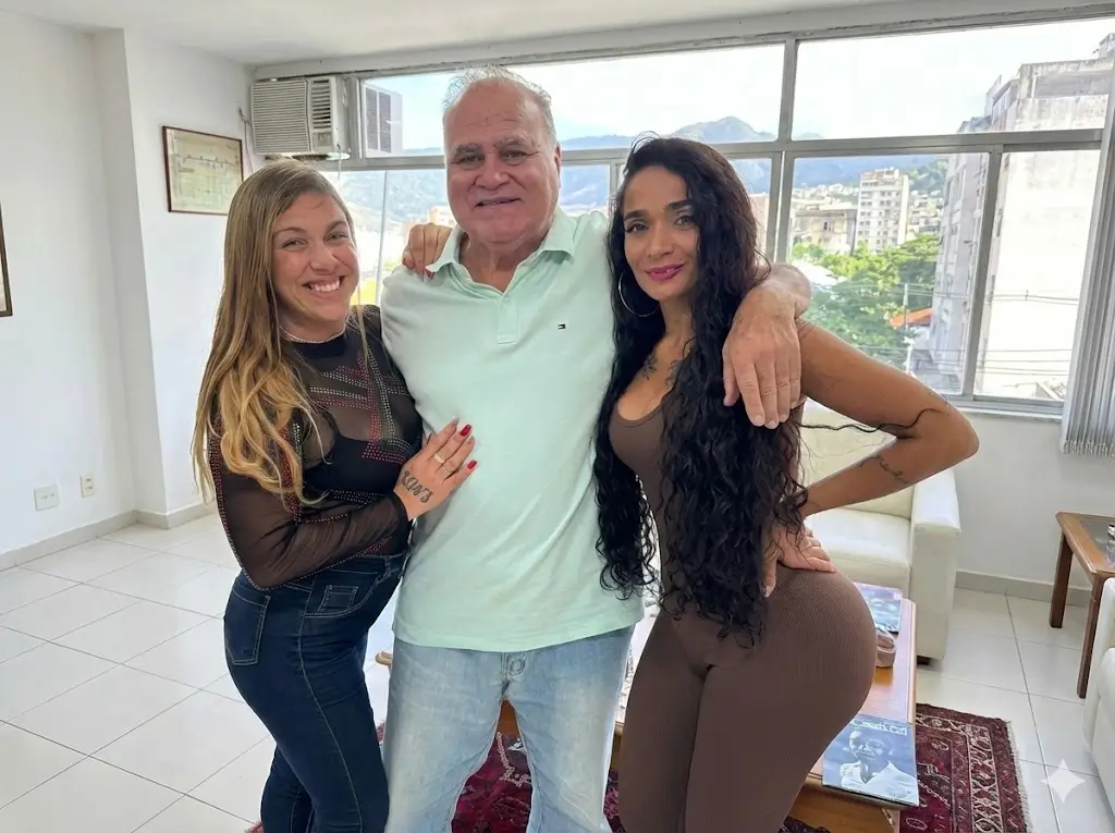 Nick de Nicolle, com Alberto Ahmed e Juliana Fogosa