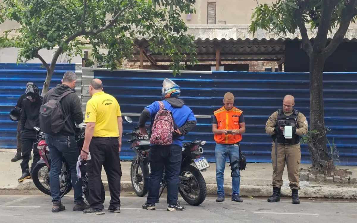 fiscalização de motos barulhentas em Niterói