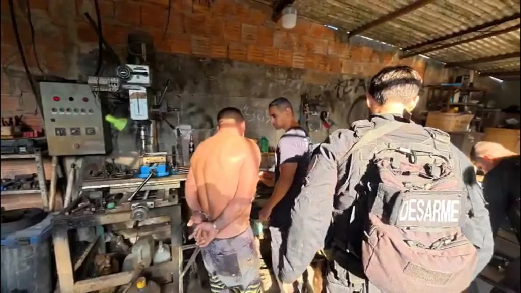 fábrica clandestina de armas