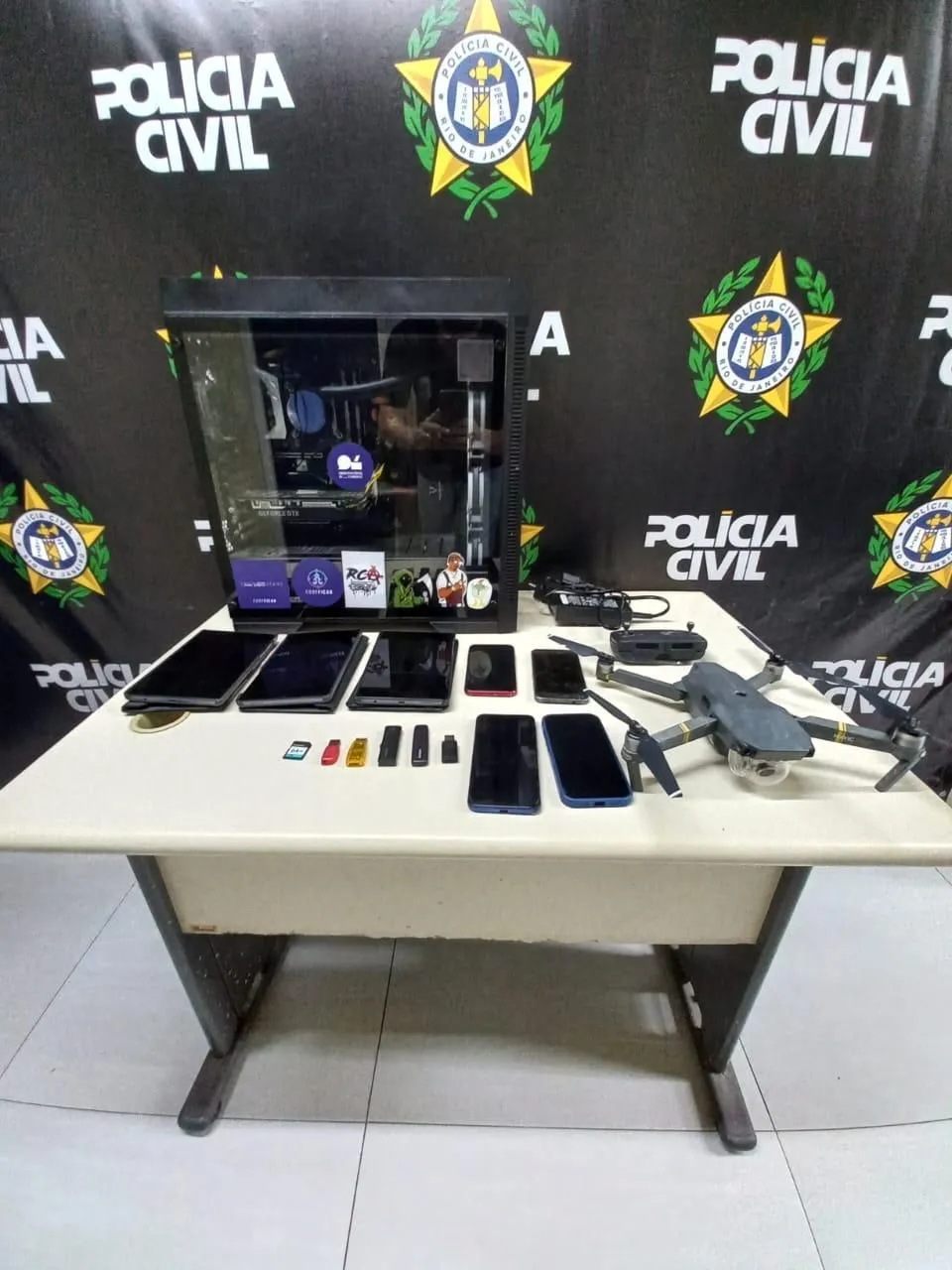 quadrilha de fake news
