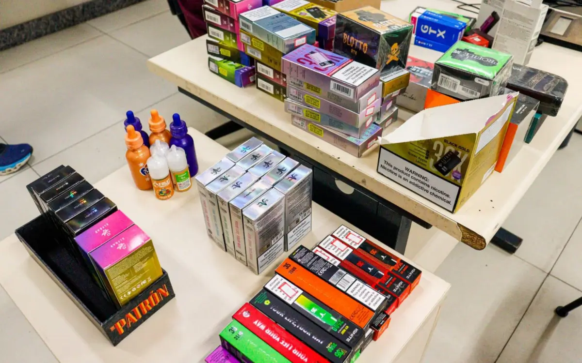 operação contra comércio de cigarros eletrônicos em Petrópolis