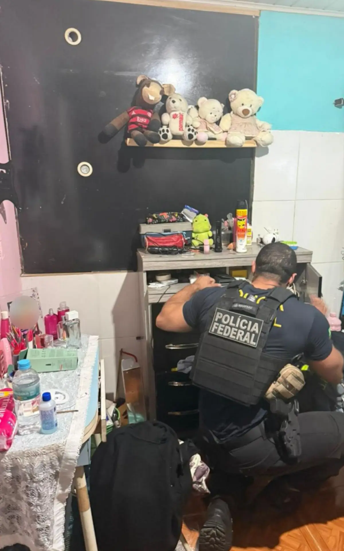 prisão por pornografia infantil