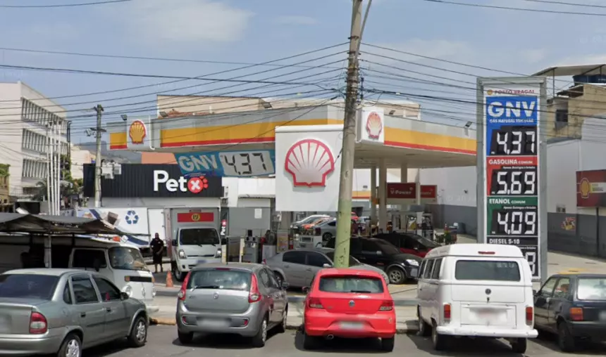 Posto de combustível autuado Rio