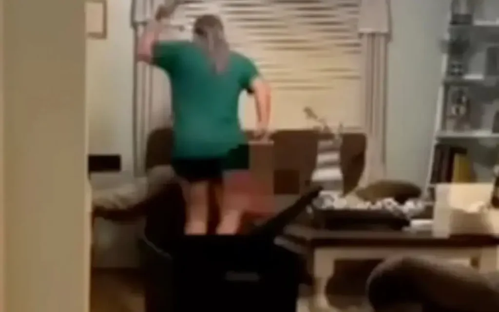 professora presa por agredir filho