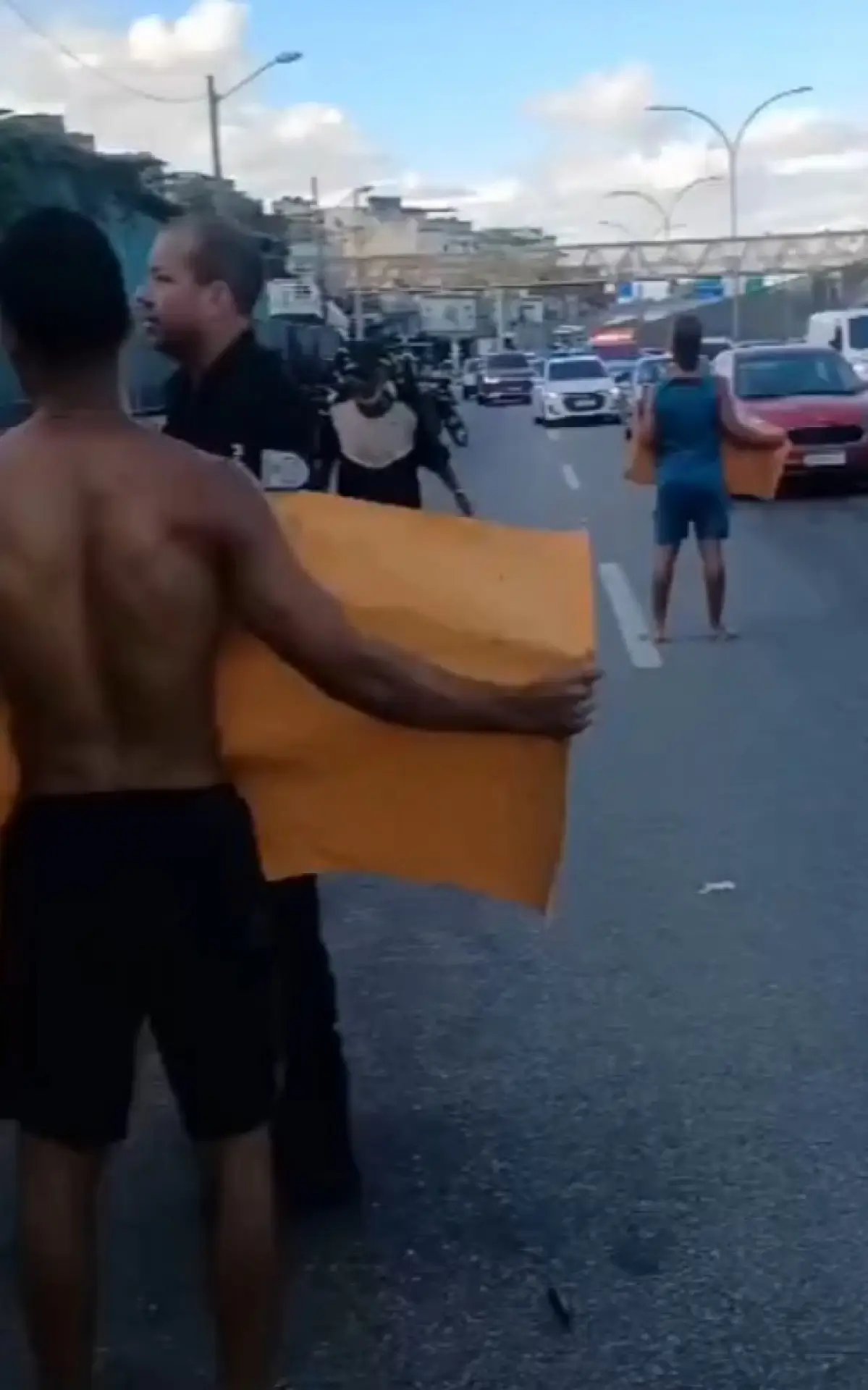 protesto na Linha Amarela