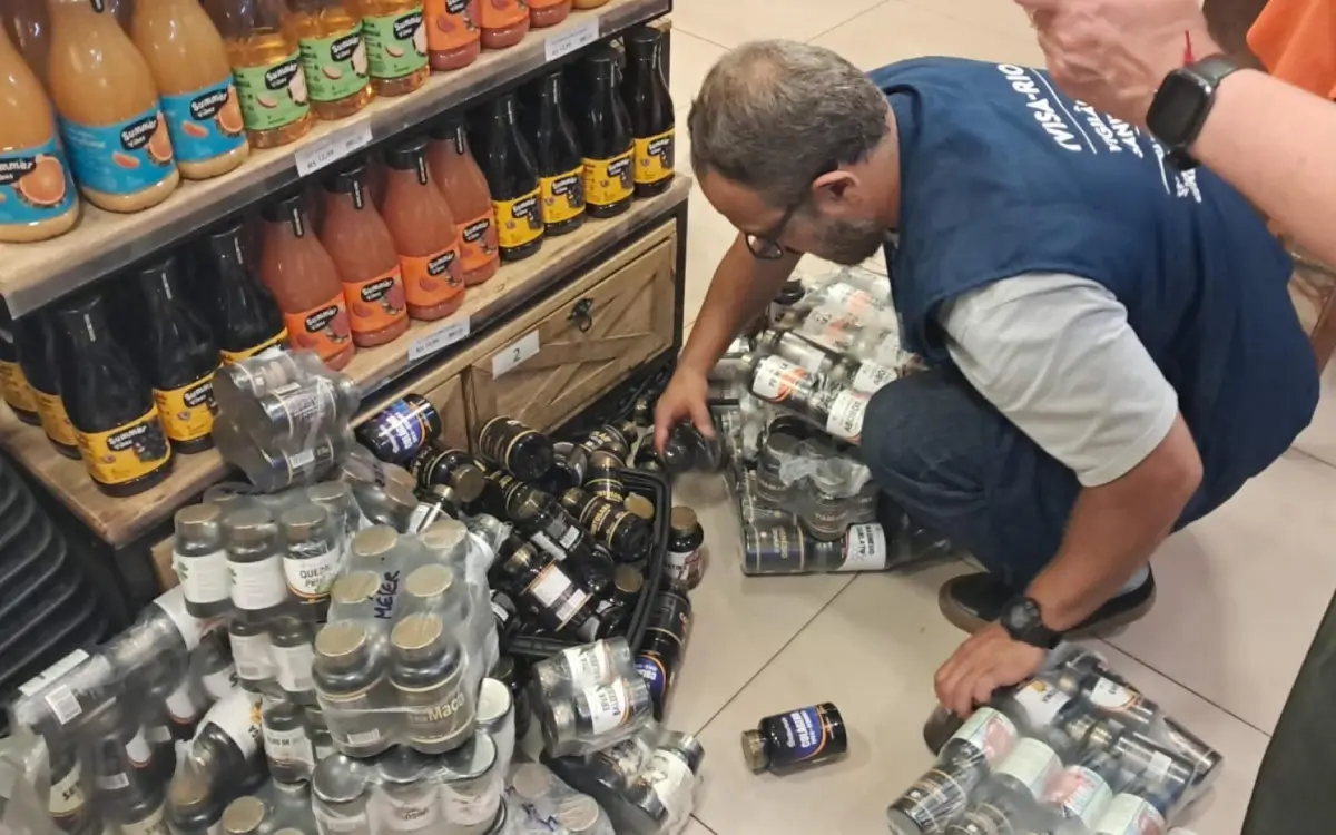 Agentes encontraram grande quantidade de produtos impróprios para a venda