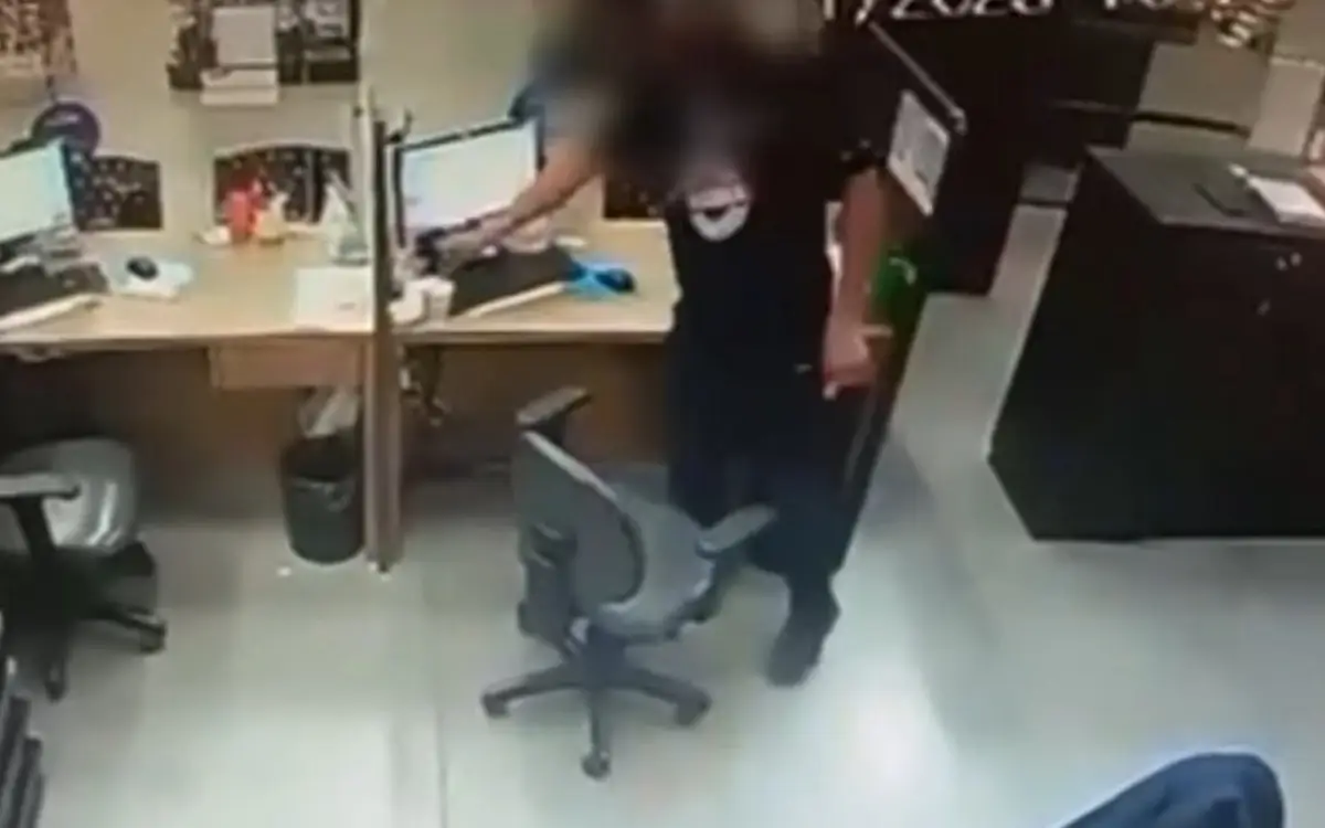 Suspeito coloca sêmen no sorvete durante expediente e é detido