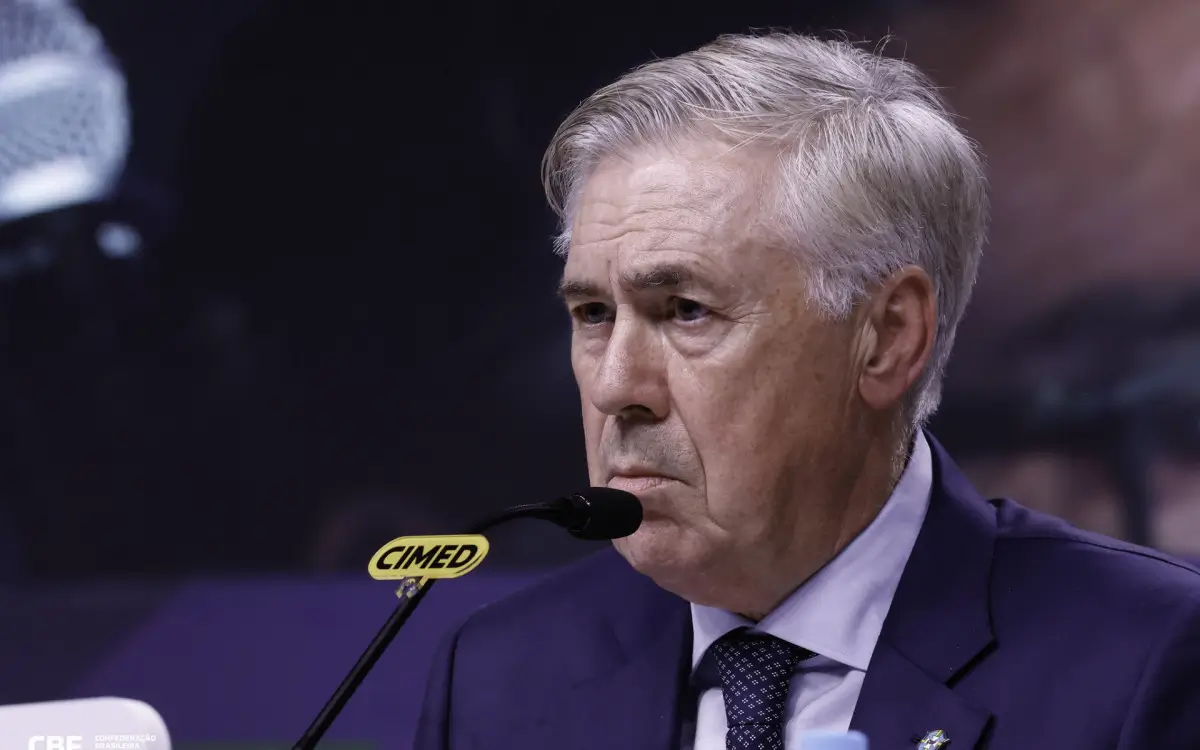 técnico Carlo Ancelotti