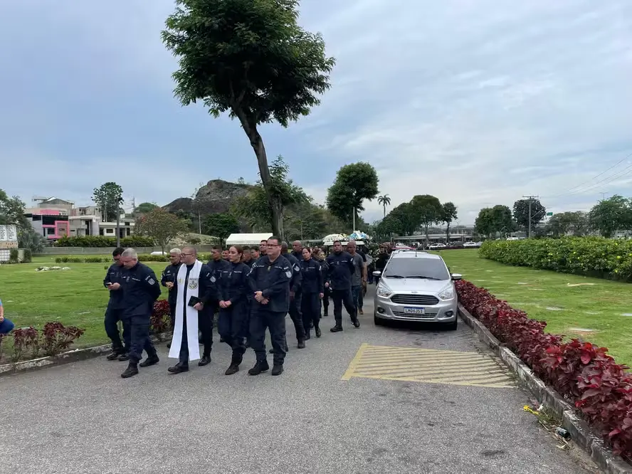 Tenente morto no Recreio é sepultado