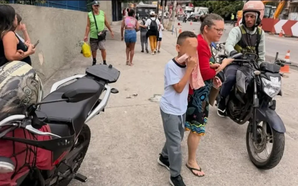 Alunos da Escola Municipal Afonso Várzea foram liberados por conta do vazamento