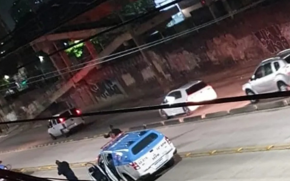 Viatura da PM atacada na Zona Norte
