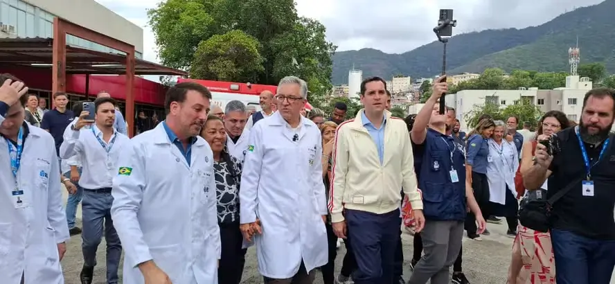 Alexandre Padilha visita hospitais no Rio