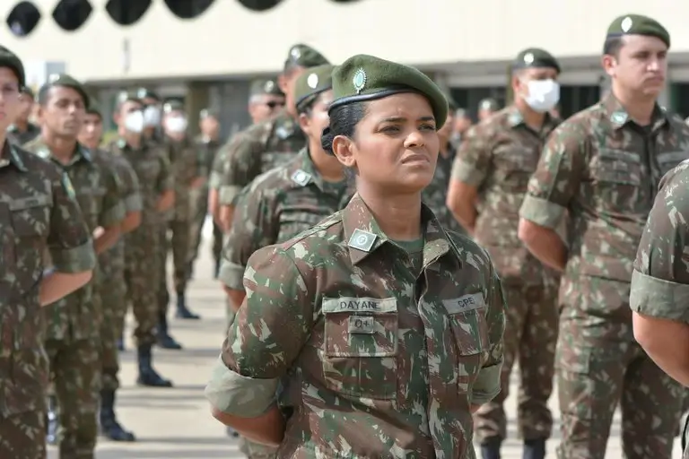 Forças Armadas iniciam alistamento feminino