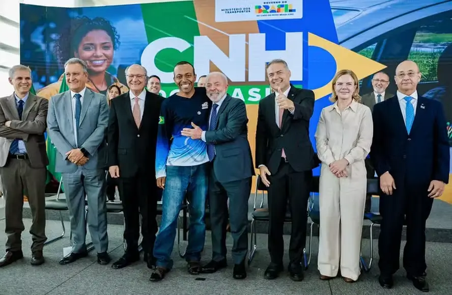 Presidente Lula na cerimônia de lançamento do aplicativo CNH do Brasil
