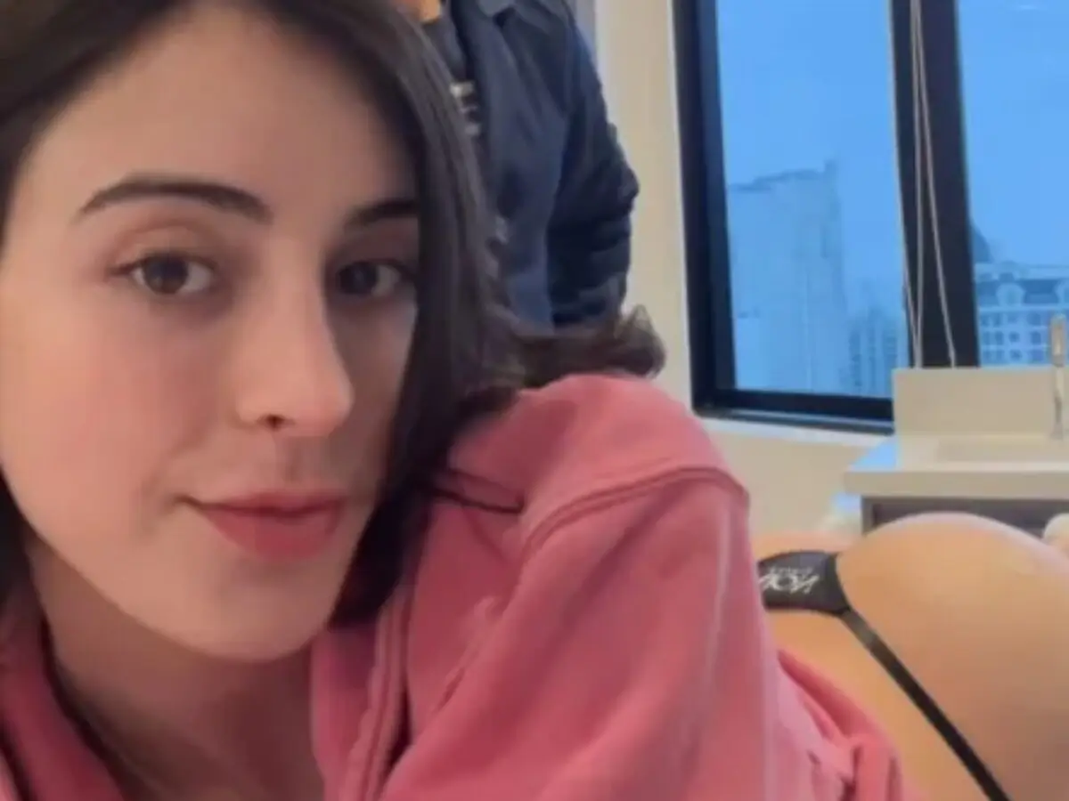 Bella Longuinho passa por harmonização no bumbum