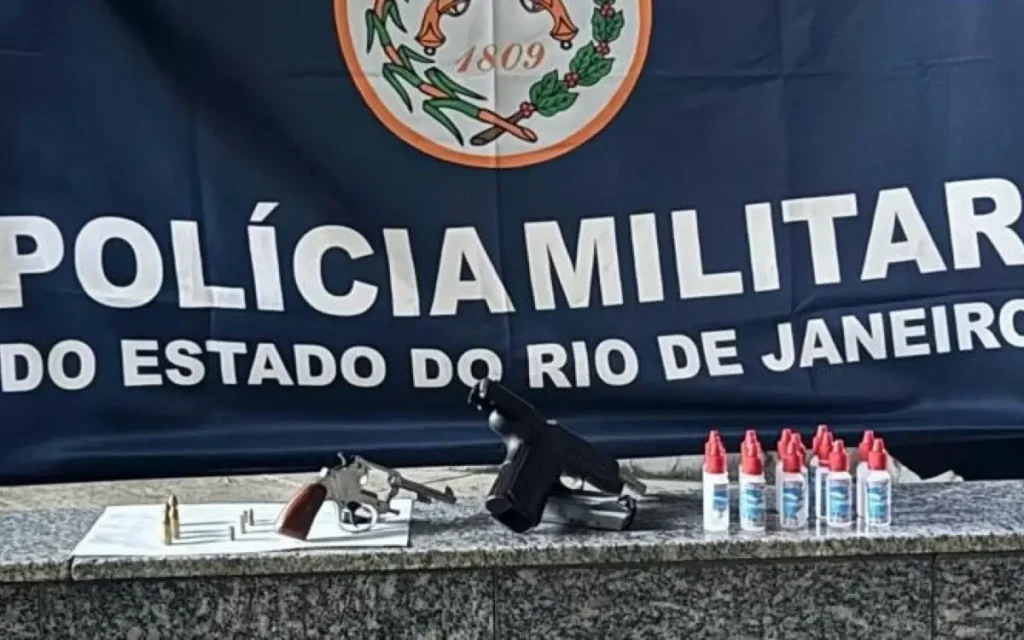 apreensão de armas e drogas em Três Rios