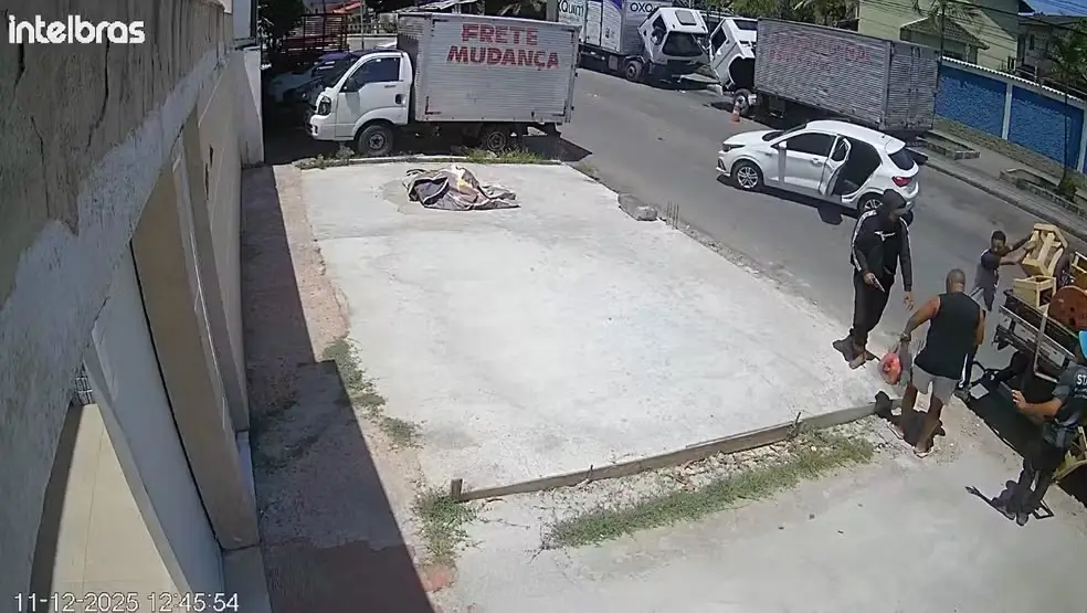 Cantor Gilmar PQD é assaltado em frente à própria casa no Rio