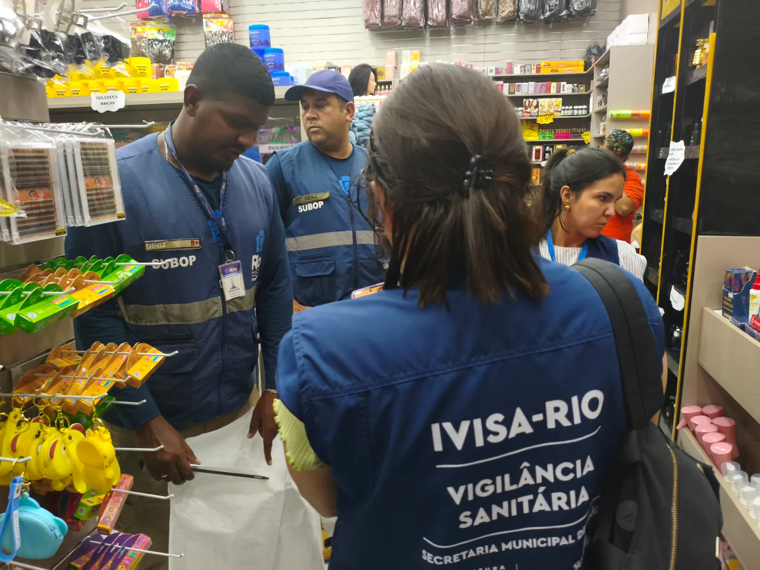 distribuidora de cosméticos interditada em Bangu