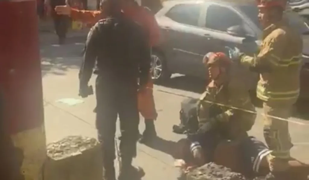 Agentes do Corpo de Bombeiros mobilizam a vítima