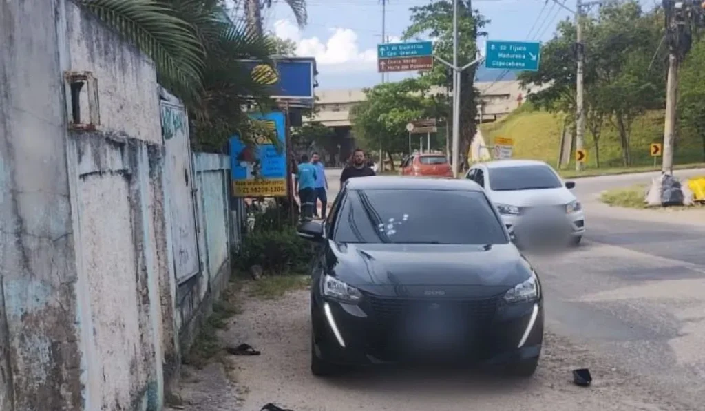 Execução dentro de carro deixa dois homens mortos em Guaratiba
