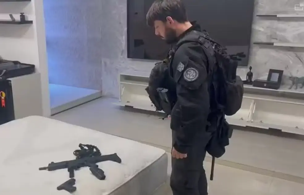 Polícia Civil deflagra operação contra esquema de falsificação de documentos para compra de armas