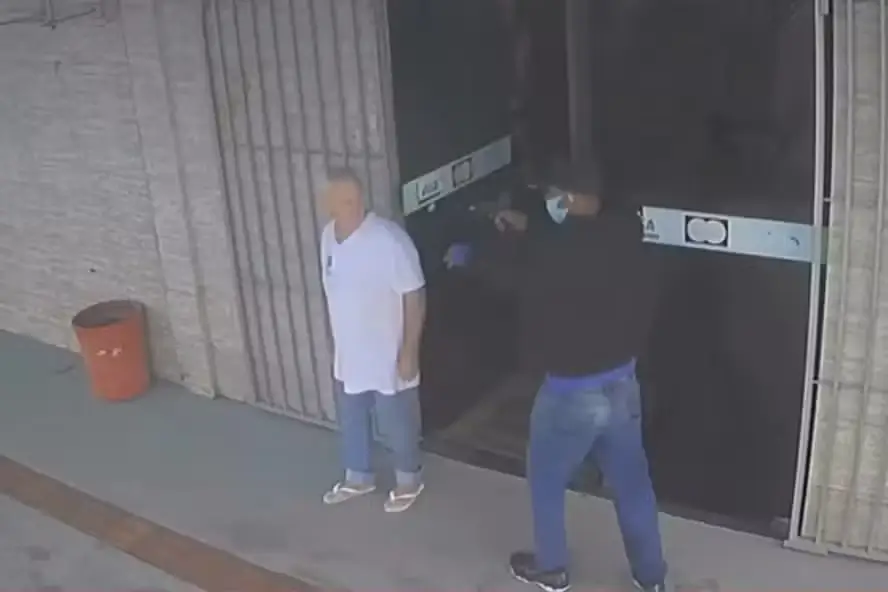 Homem foi executado em frente a hotel onde estava hospedado