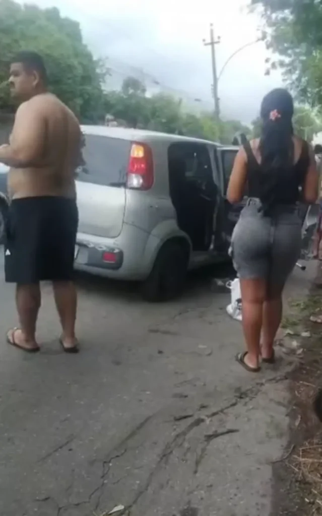 Homem foi encontrado dentro de uma Fiat Uno em Santa Cruz