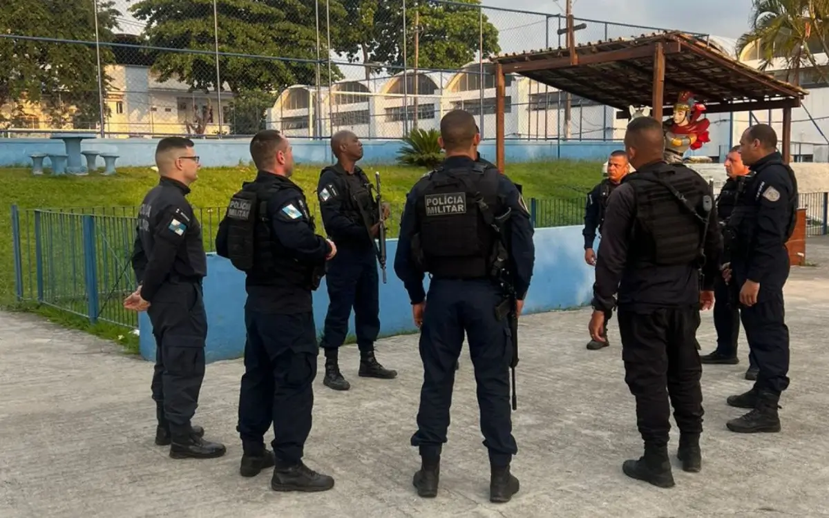 Policiais atuam em comunidades de Duque de Caxias
