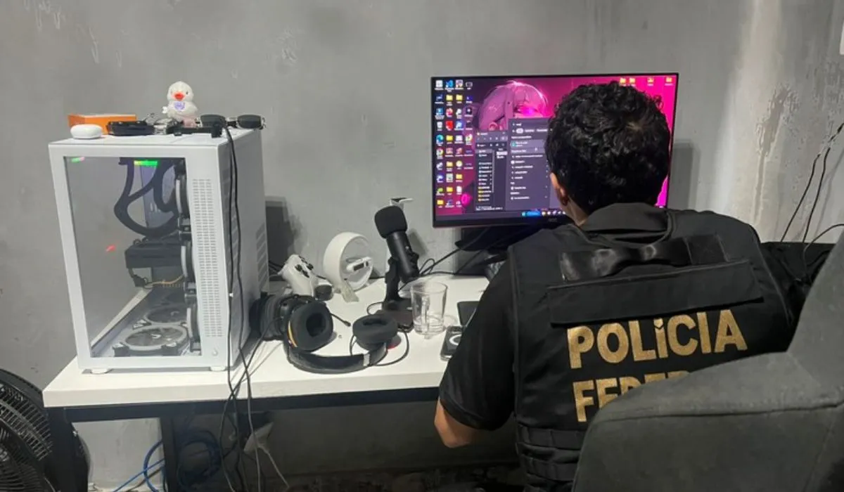 PF faz operação no Rio contra grupo que derrubava sites do governo