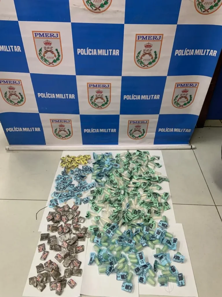 Polícia apreende cocaína, crack e maconha escondidos no Jardim Esperança