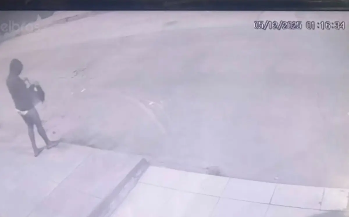 Câmera de segurança flagrou criminoso saindo do restaurante Toca do Coelho