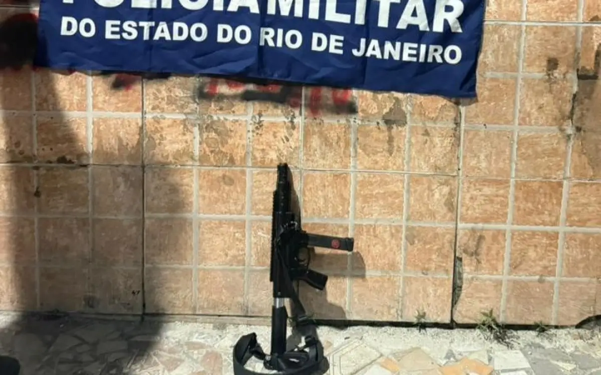 Submetralhadora apreendida em Duque de Caxias