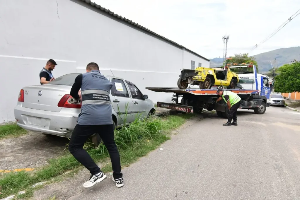 Veículos abandonados em Nova Iguaçu